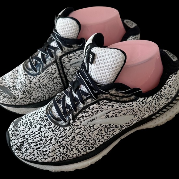 Brooks Adrenaline GTS 20 Sneakers Running Shoes Womens 7 Black White Trainers - Picture 5 of 10